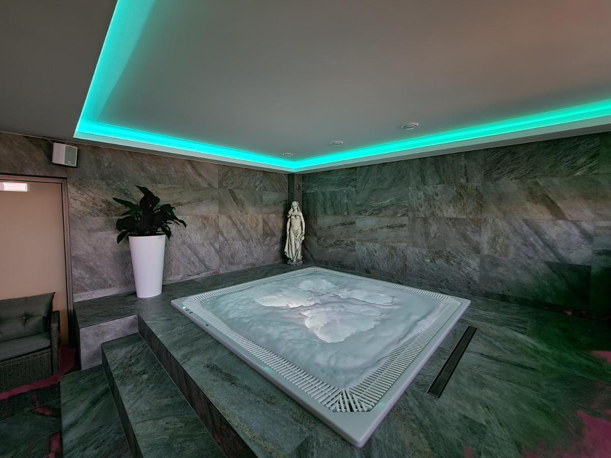 Chaty Krusetnica S Luxusnym Privatnym Wellness Ngoại thất bức ảnh